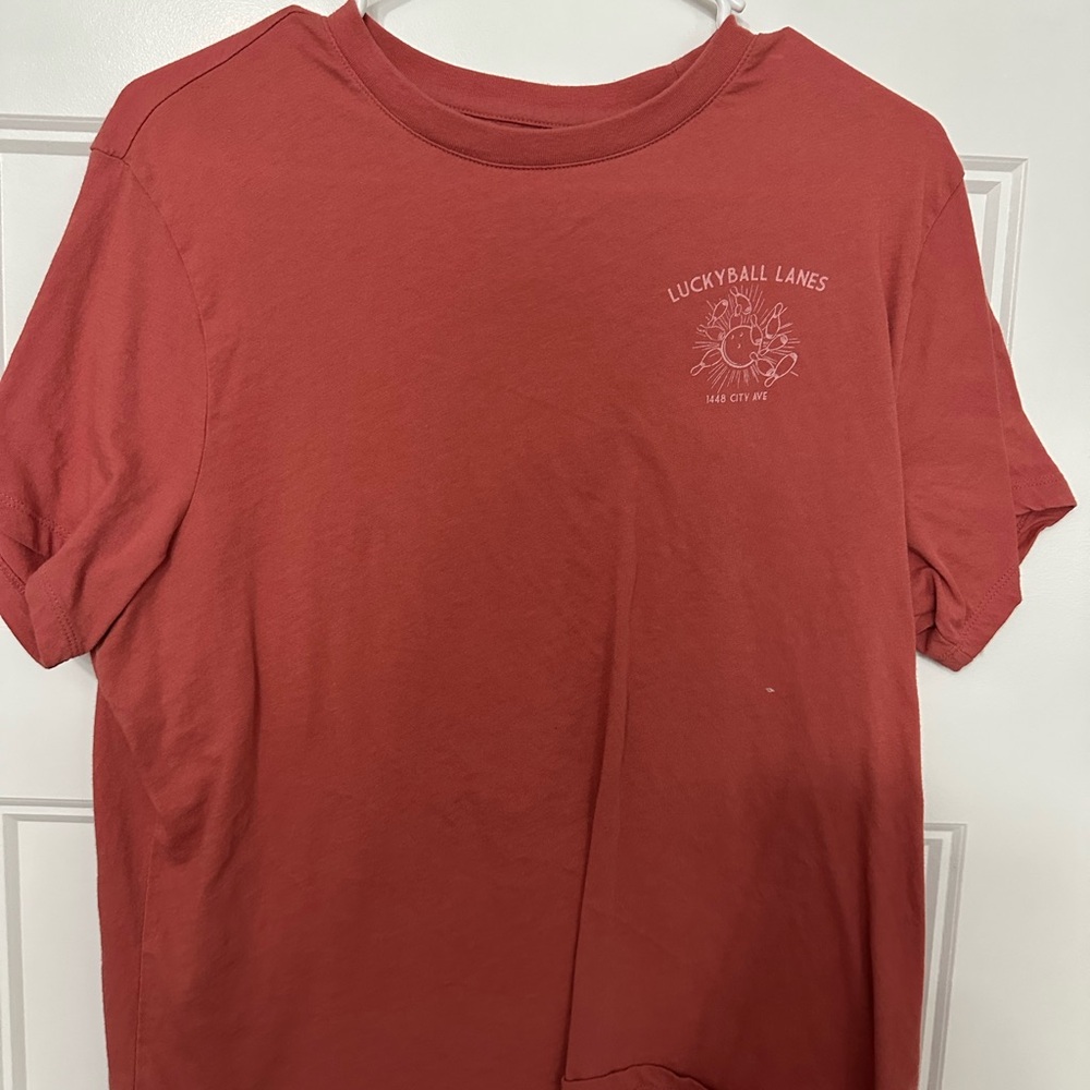 American Eagle Outfitters Rust Red Short Sleeve Graphic Tee